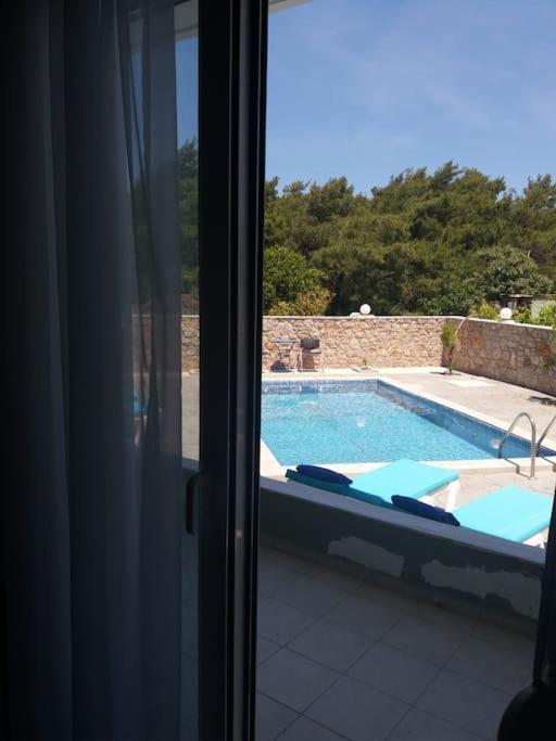 Greek Style Ground Floor Apartment & Pool Ialisos Exterior foto
