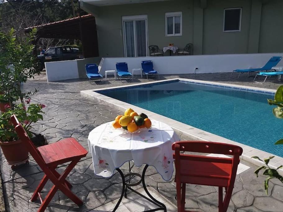 Greek Style Ground Floor Apartment & Pool Ialisos Exterior foto